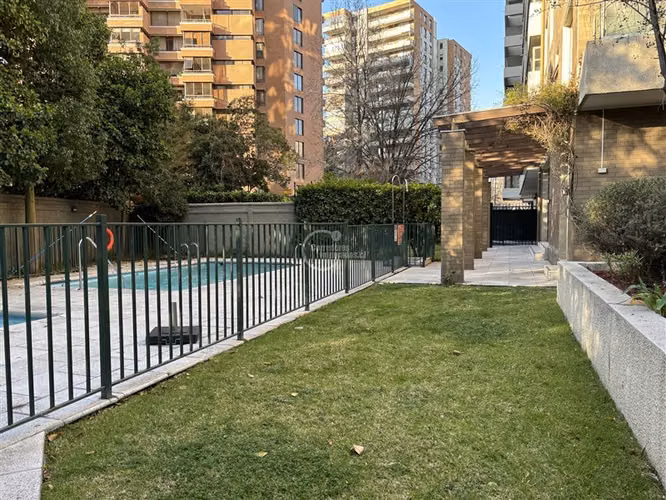 Departamento en venta de 3 dorm. Las Condes, piscina