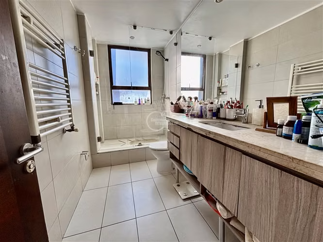 Departamento en venta de 3 dorm. Las Condes, piscina