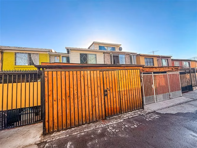 Casa en venta de 4 dorm. en Puente Alto