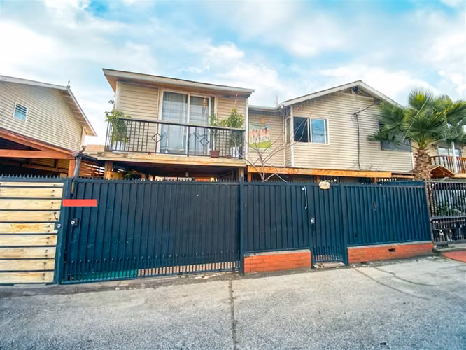 Casa en venta de 4 dorm. en San Bernardo