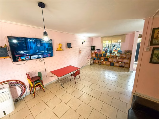 Casa Amplia 4D 2B + 3 Estac. Los Suspiros, San Bernardo