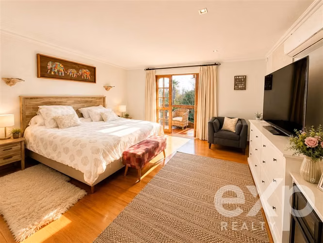 Casa en arriendo de 5 dorm. en Chicureo