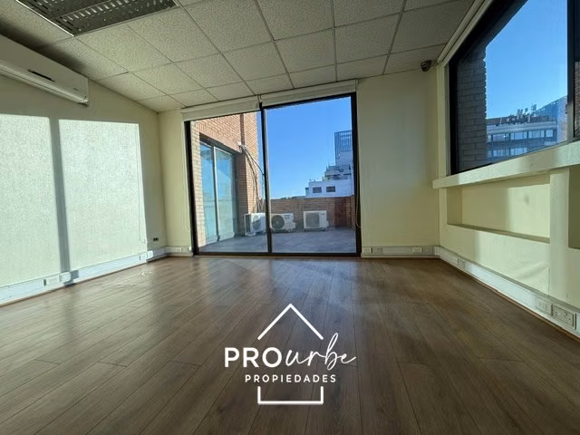 Oficina piso completo. 10 estac. Rosario Sur/Metro Manquehue