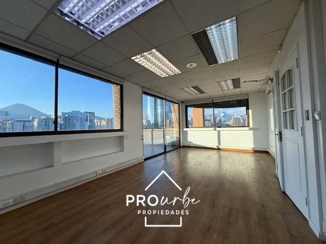 Oficina piso completo. 10 estac. Rosario Sur/Metro Manquehue