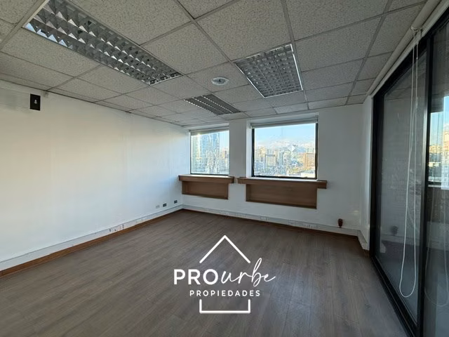 Oficina piso completo. 10 estac. Rosario Sur/Metro Manquehue