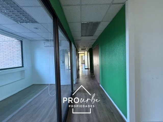 Oficina piso completo. 10 estac. Rosario Sur/Metro Manquehue