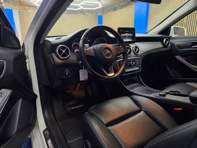 MERCEDES BENZ GLA 200  1.6 DCT   AUTOMATICO 2021