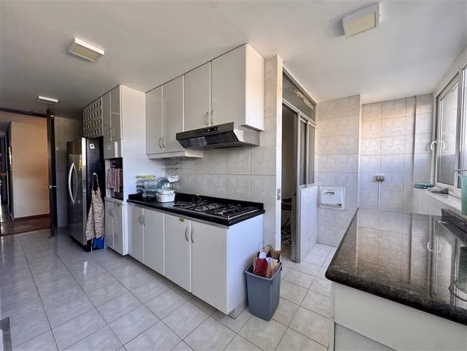 Amplio Depto 167m, 3 dorm + servicios y Vista Norte, Kennedy