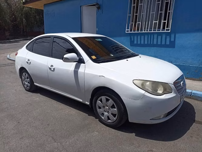 Vende hyundai elantra 2010 negociable.