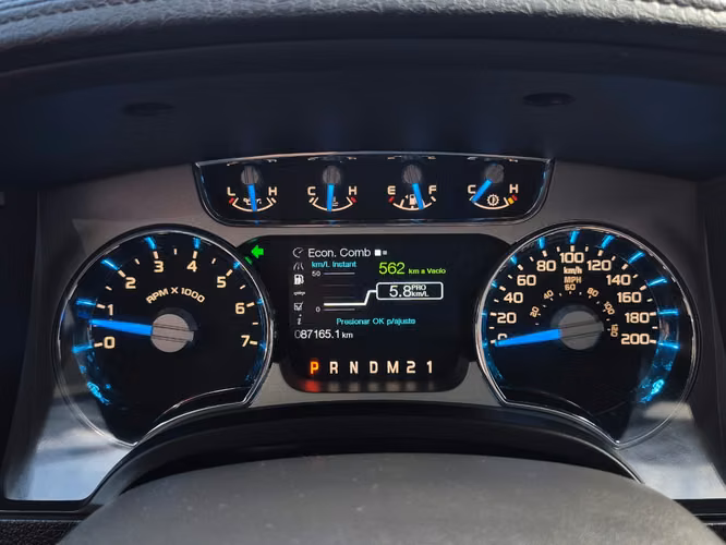 2015 Ford F-150 Platinum 3.5 4x4 AT 4P
