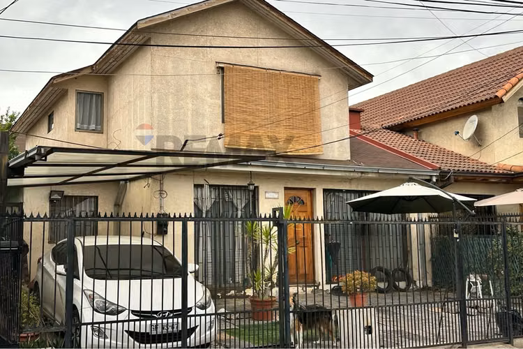 Casa de 4d y 3b en la reina