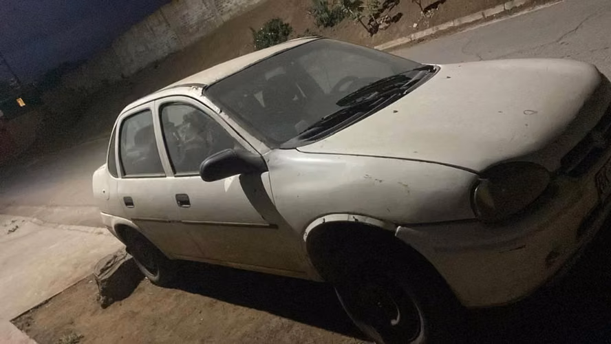 Opel Corsa 1.6 año 1997 Sedan - Imagen 4