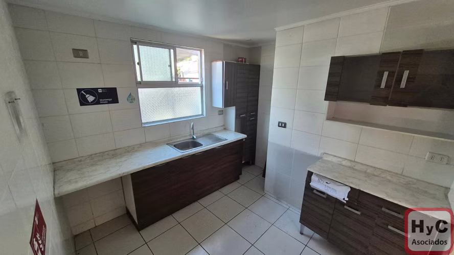 Arriendo oficinas en Quilicura 8 privados 9-B y 2- E metro lo Cruzat.