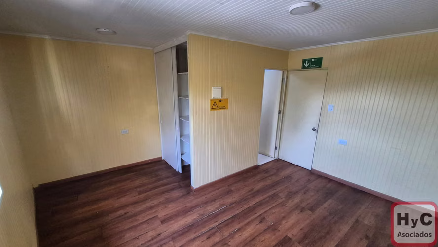 Arriendo oficinas en Quilicura 8 privados 9-B y 2- E metro lo Cruzat.