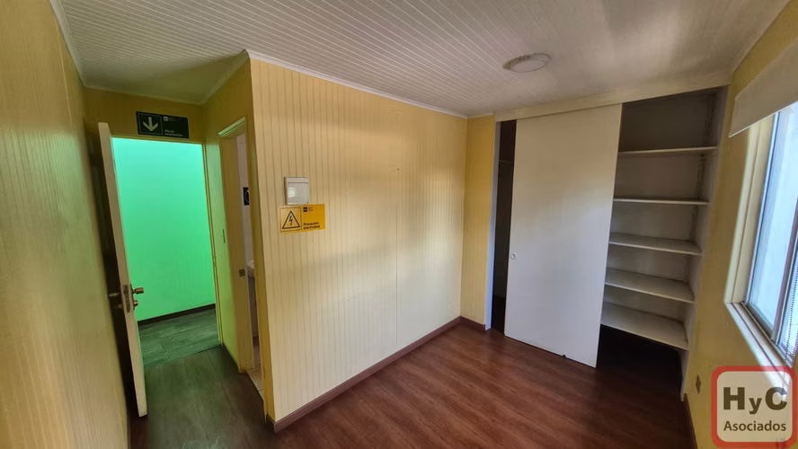 Arriendo oficinas en Quilicura 8 privados 9-B y 2- E metro lo Cruzat.