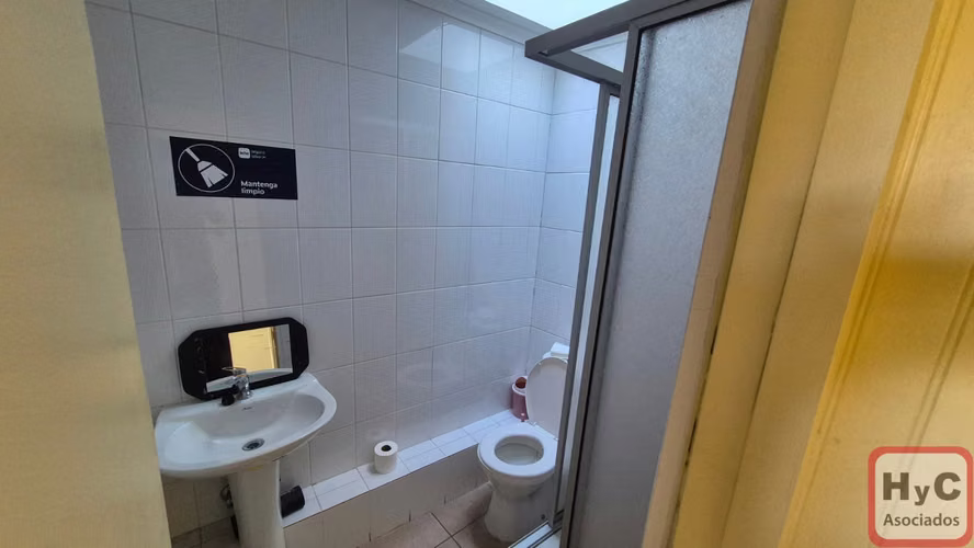 Arriendo oficinas en Quilicura 8 privados 9-B y 2- E metro lo Cruzat.