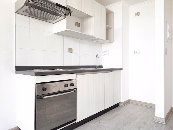 Av. El Parrón 103 (1 Bod) [1076-1]