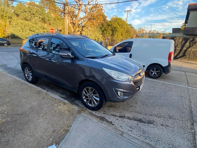 Hyundai Tucson 2012 AT