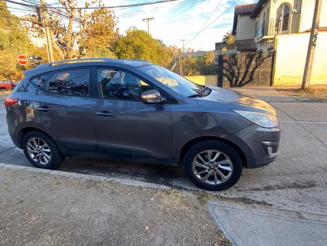 Hyundai Tucson 2012 AT