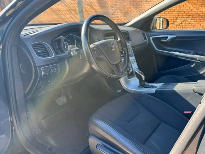 VOLVO S60 D2 COMFORT - 2016 | 2820