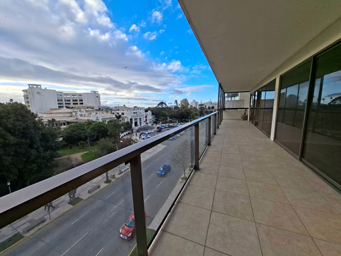 Departamento tipo penthouse frente al Casino (177932)