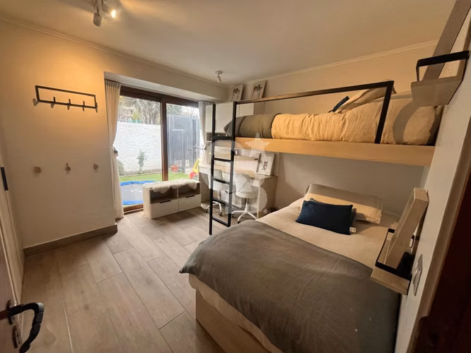 Espectacular casa Remodelada en Condominio con Conectividad