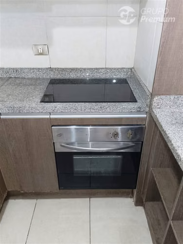Iluminado Depto en venta de 2 dorm. en Est. Central