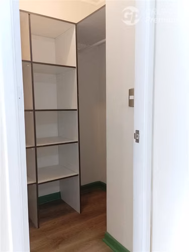 Iluminado Depto en venta de 2 dorm. en Est. Central