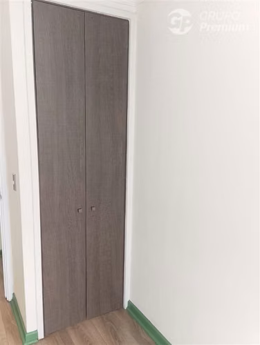 Iluminado Depto en venta de 2 dorm. en Est. Central
