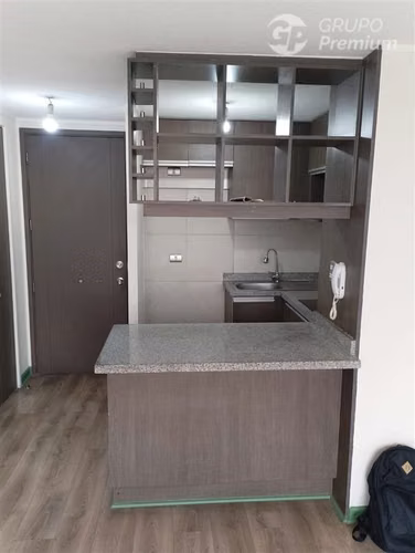 Iluminado Depto en venta de 2 dorm. en Est. Central