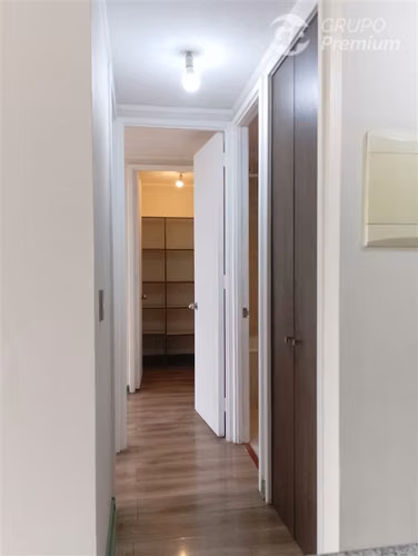 Iluminado Depto en venta de 2 dorm. en Est. Central