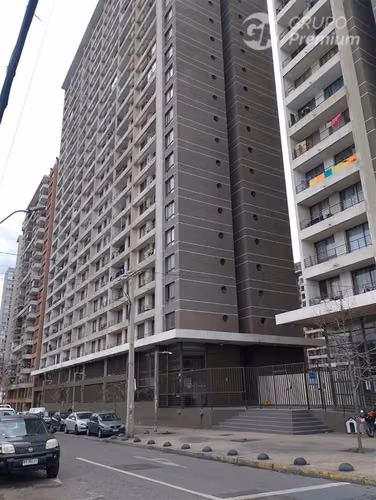 Iluminado Depto en venta de 2 dorm. en Est. Central
