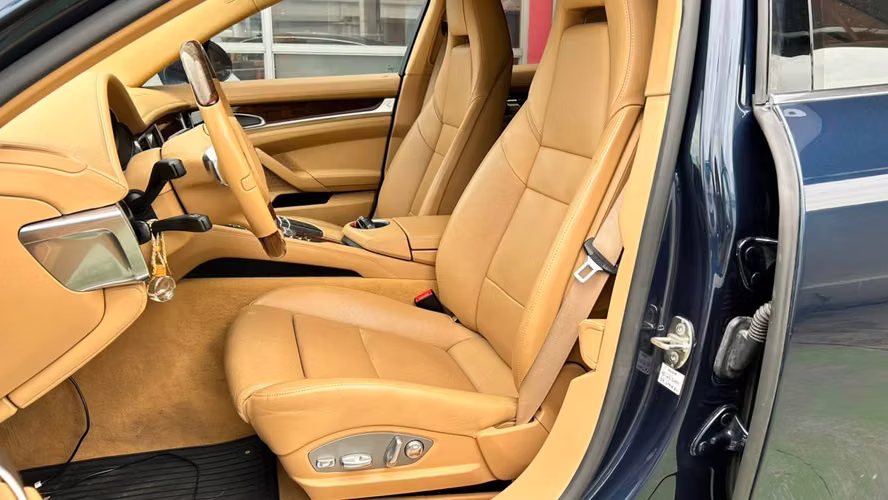 Porsche Panamera AWD 4.8 AUT (2012)