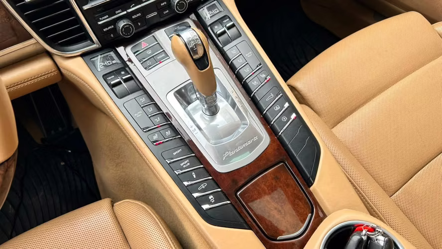 Porsche Panamera AWD 4.8 AUT (2012)