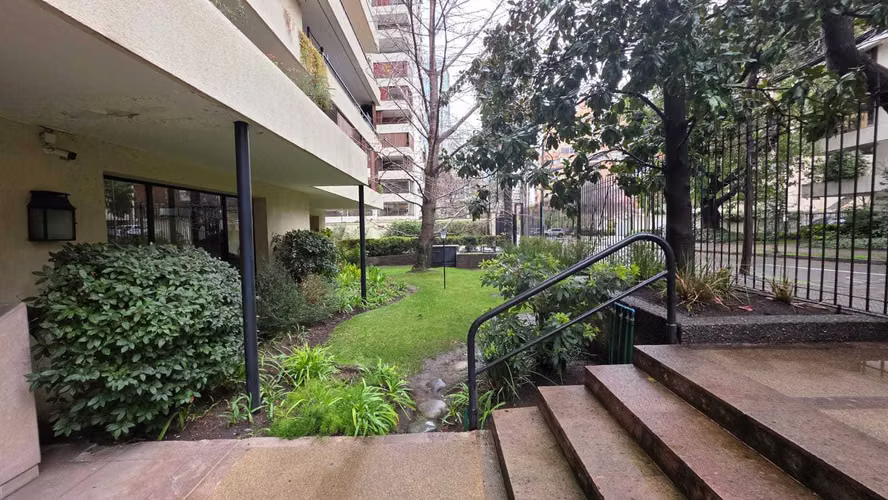 Exclusivo Departamento en El Golf 3 Dormitorios (177955)
