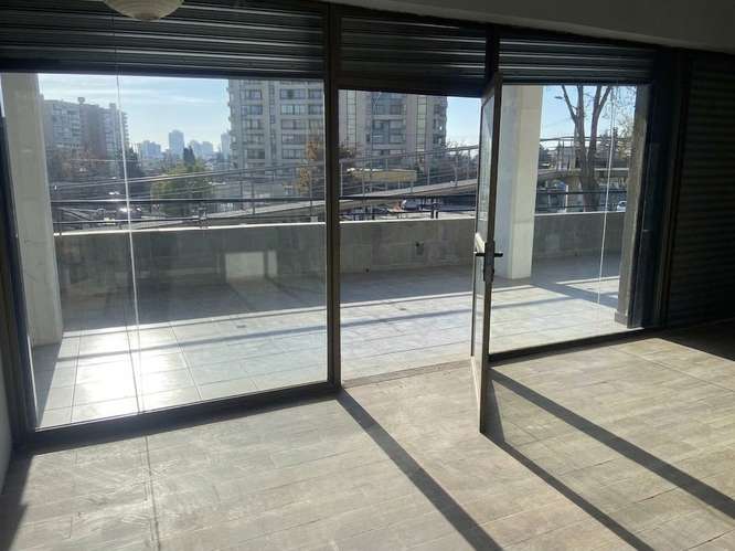 Local comercial en arriendo frente a Mall Arauco Maipú