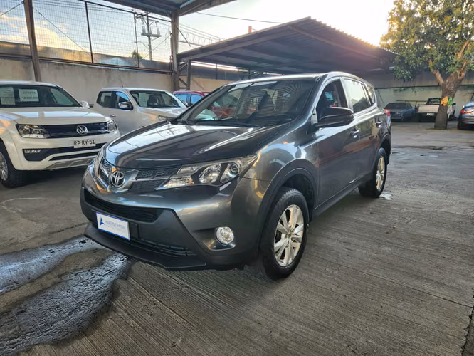 TOYOTA RAV4 4x2 año 2016 full equipo, recibo vehiculos