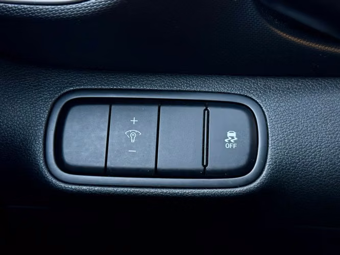 HYUNDAI VENUE QX 1.6 MT PLUS - 2022 | 2477