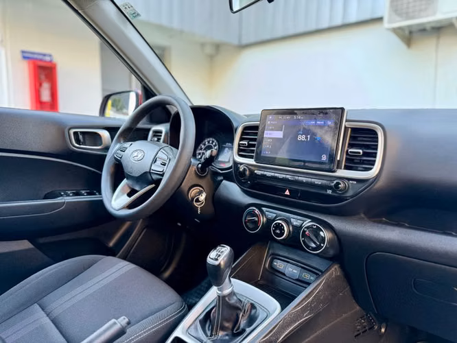 HYUNDAI VENUE QX 1.6 MT PLUS - 2022 | 2477