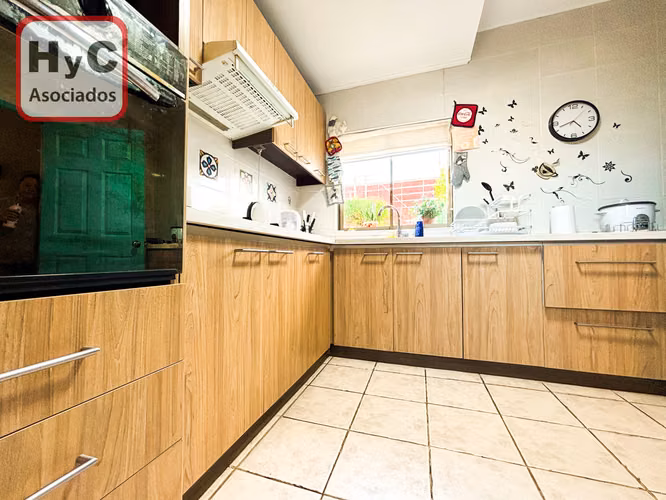 Casa Familiar en Viña del Mar Alto: 4 Dormitorios, 3 Baños + Estudio Independiente