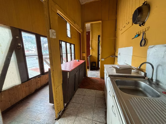 Casona tradicional en venta, Subida Ecuador, Valparaíso