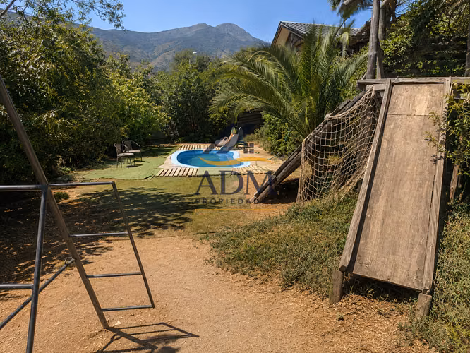  ¡Gran Oportunidad de Inversión en Olmué! Complejo Turístico con 2 Cabañas Independientes, Piscinas Privadas y Tinaja– Olmué