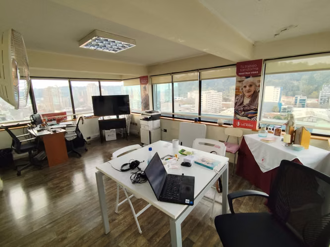 Amplia Oficina en arriendo 70 M2, centro Concepción.