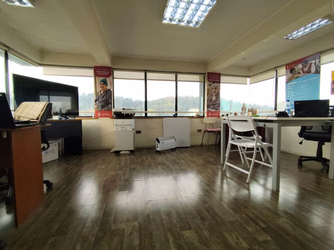 Amplia Oficina en arriendo 70 M2, centro Concepción.