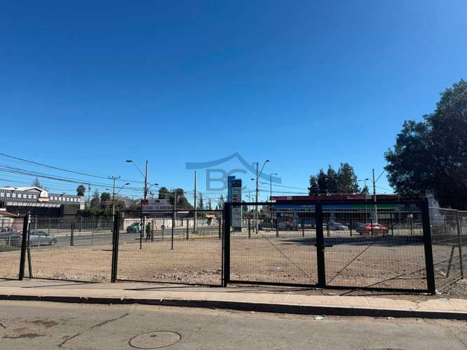 Se arrienda terreno de 972 m². (177992)
