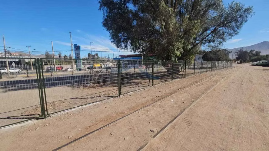 Se arrienda terreno de 972 m². (177992)