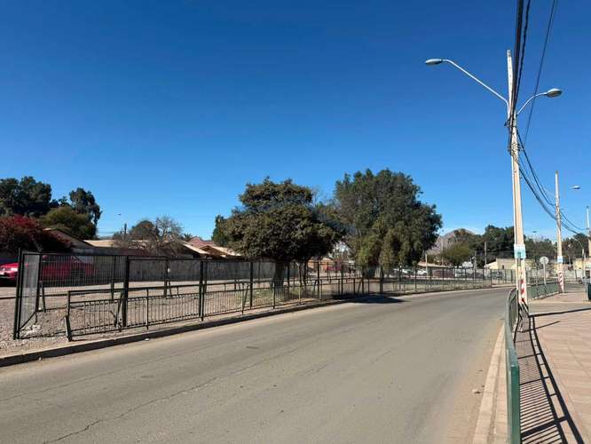 Se arrienda terreno de 972 m². (177992)