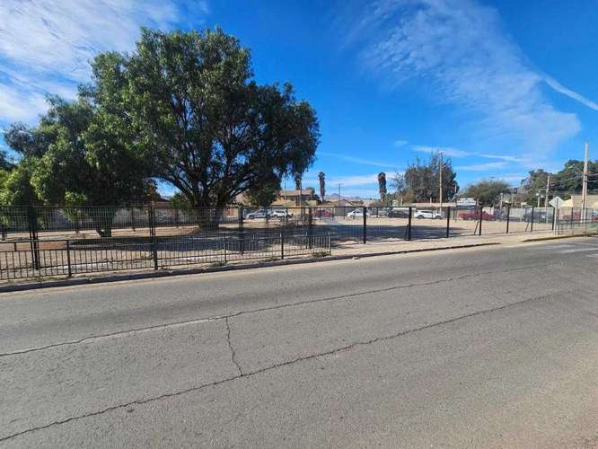 Se arrienda terreno de 972 m². (177992)