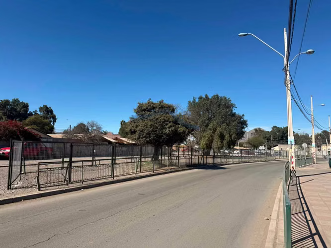 Se arrienda terreno de 972 m². (177992)