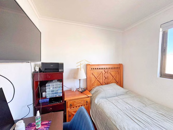 Moderna Casa Peñuelas: 4D+3B y Losa Radiante  (178000)